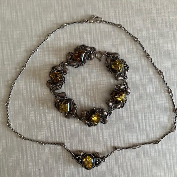 Vintage Silver Green Amber Necklace and Bracelet Set - Picture 1 of 9